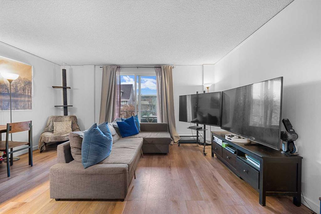 2111 14 Street SW #202