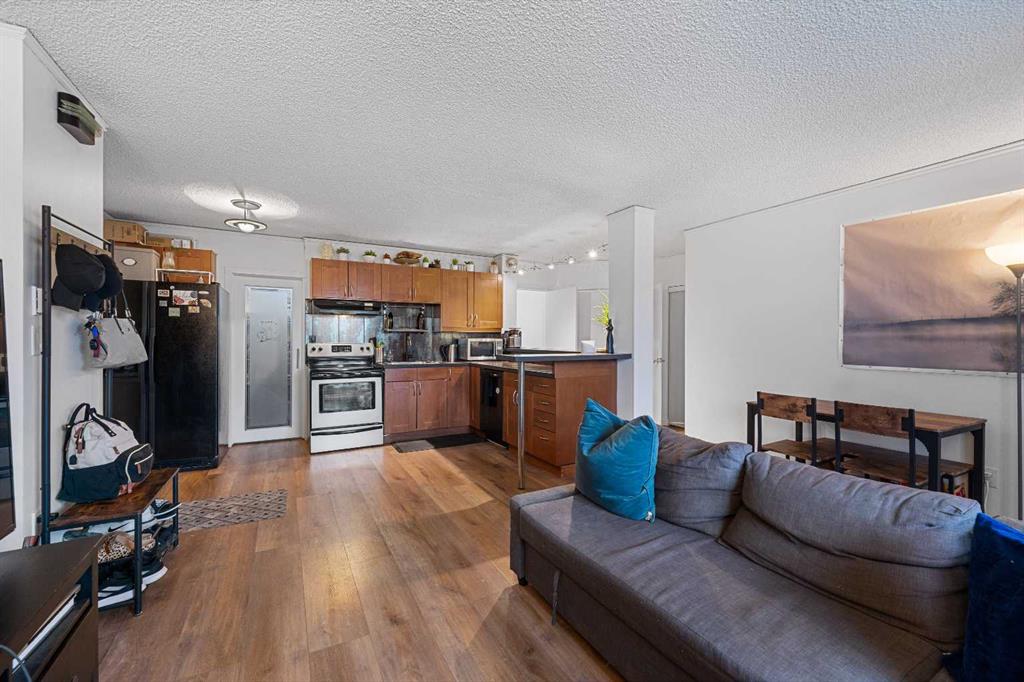 2111 14 Street SW #202 photo 2
