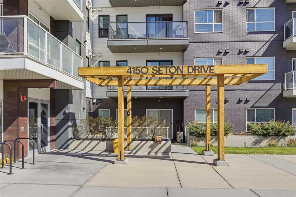 4150 Seton Drive SE #204 photo 3