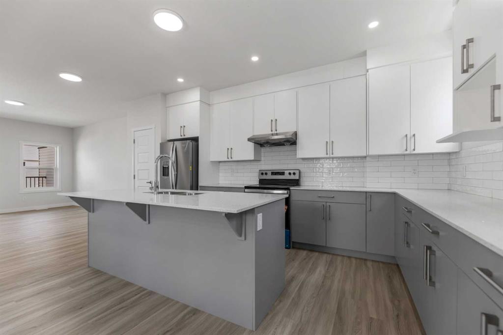 90 Corner Meadows Manor NE #803 photo 3