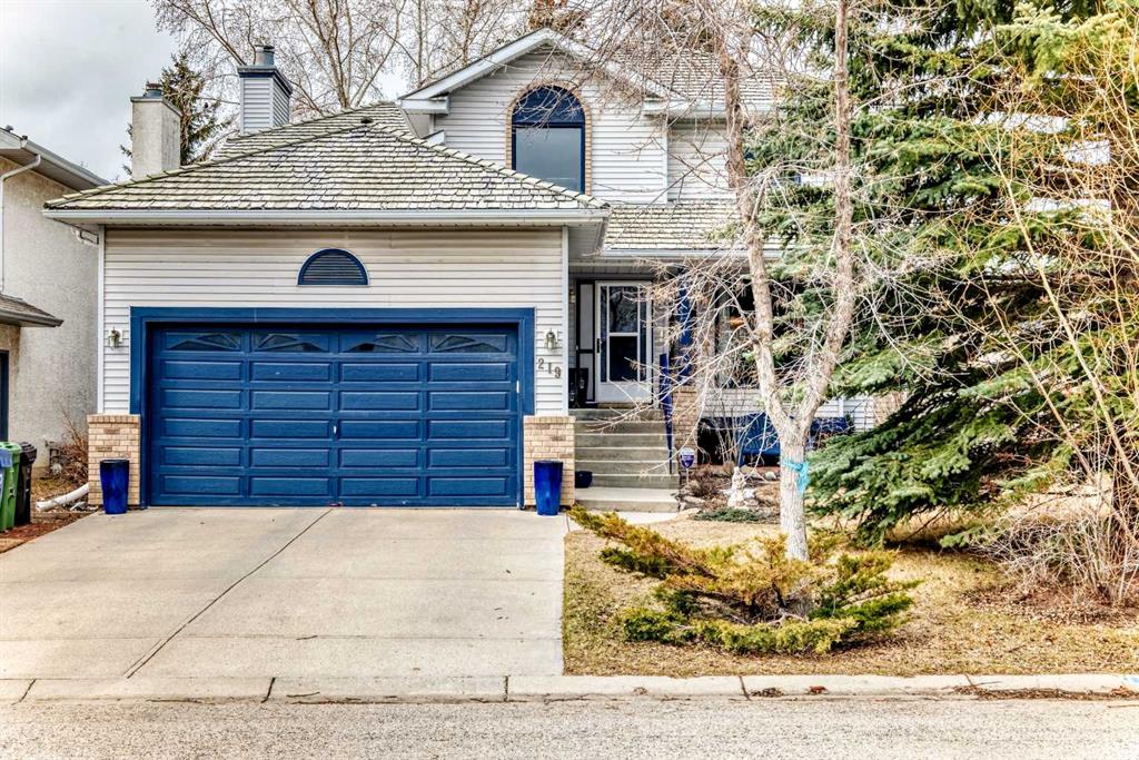 219 Hawkstone Close NW photo 2