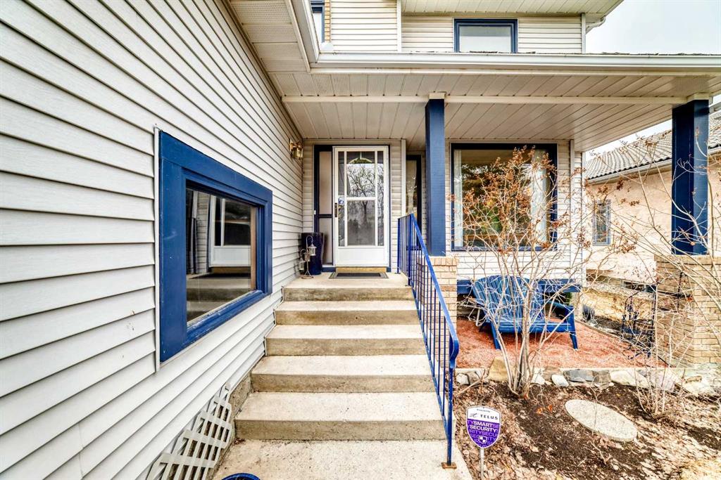 219 Hawkstone Close NW photo 3