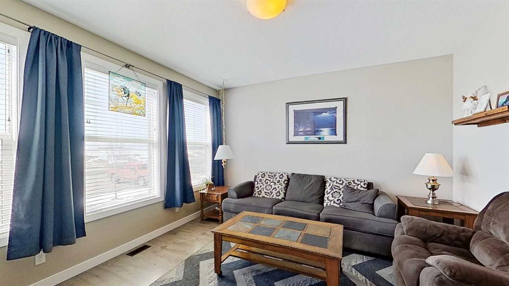 818 Cornerstone Boulevard NE photo 2