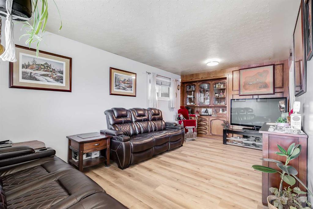 2021 38 Street SE photo 4