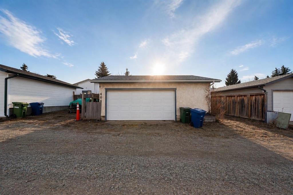 404 Acacia Drive SE photo 2