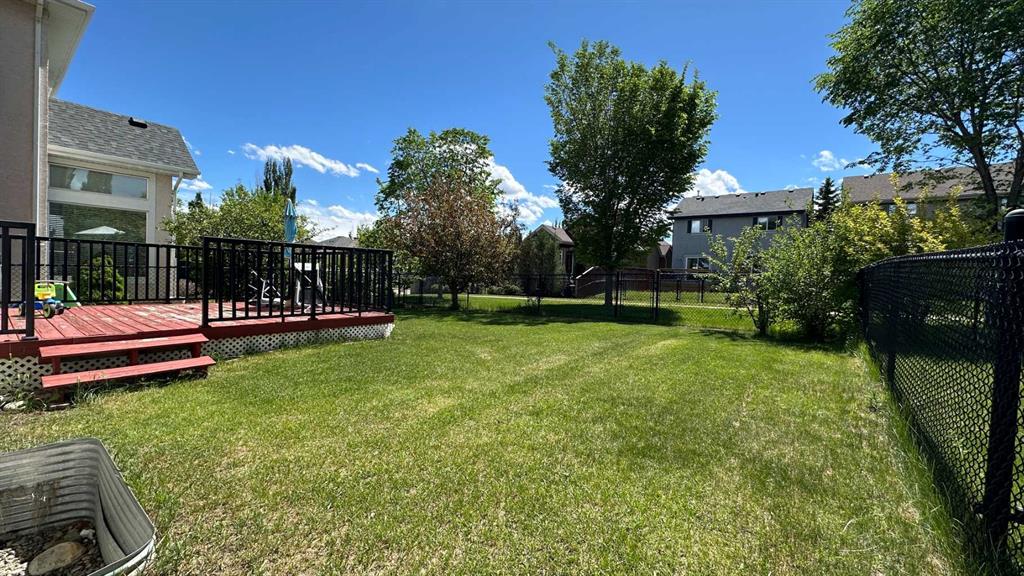 264 Everwillow Green SW photo 2