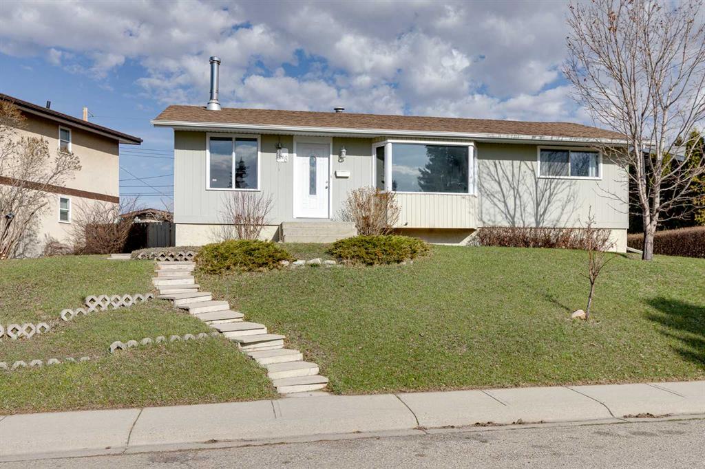 248 Huntcroft Road NE photo 3