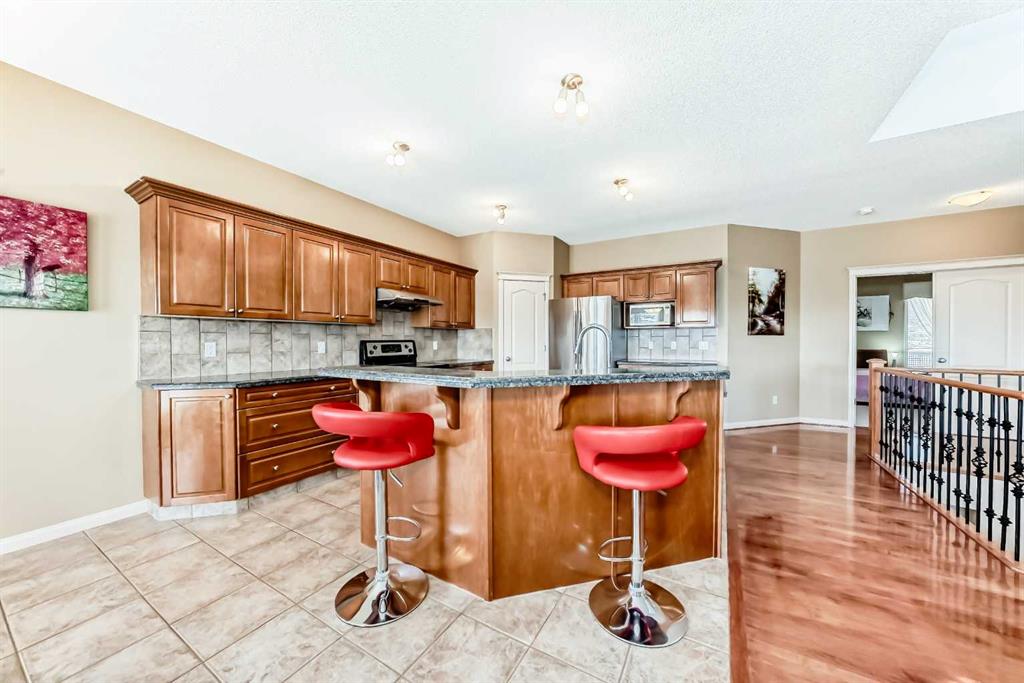 92 Hamptons Drive NW photo 5