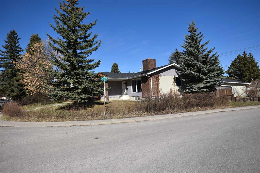 2604 106 Avenue SW photo 2