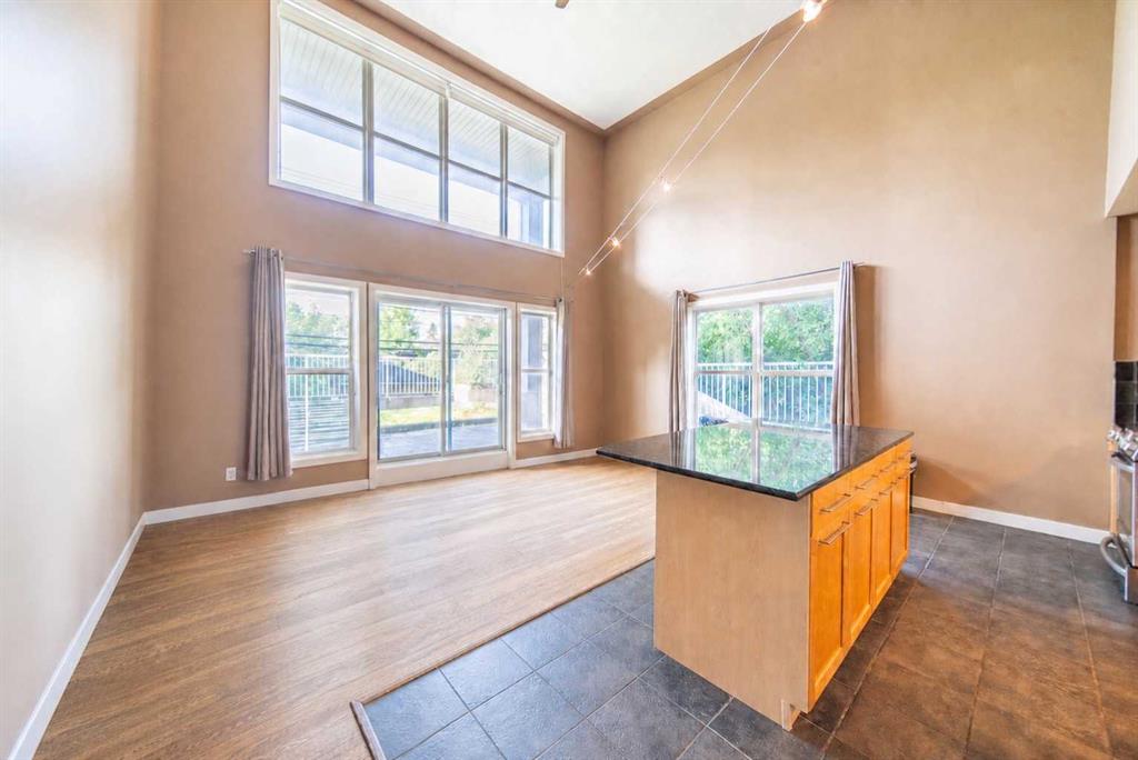 1505 27 Avenue SW #102 photo 2