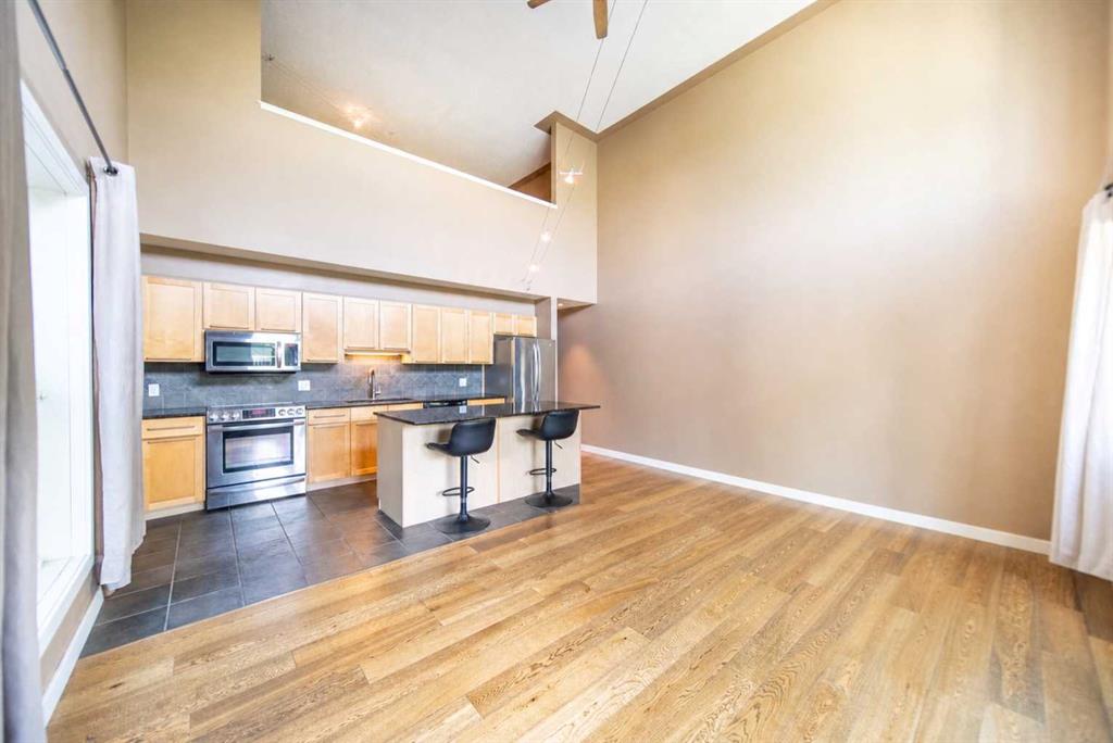 1505 27 Avenue SW #102 photo 4