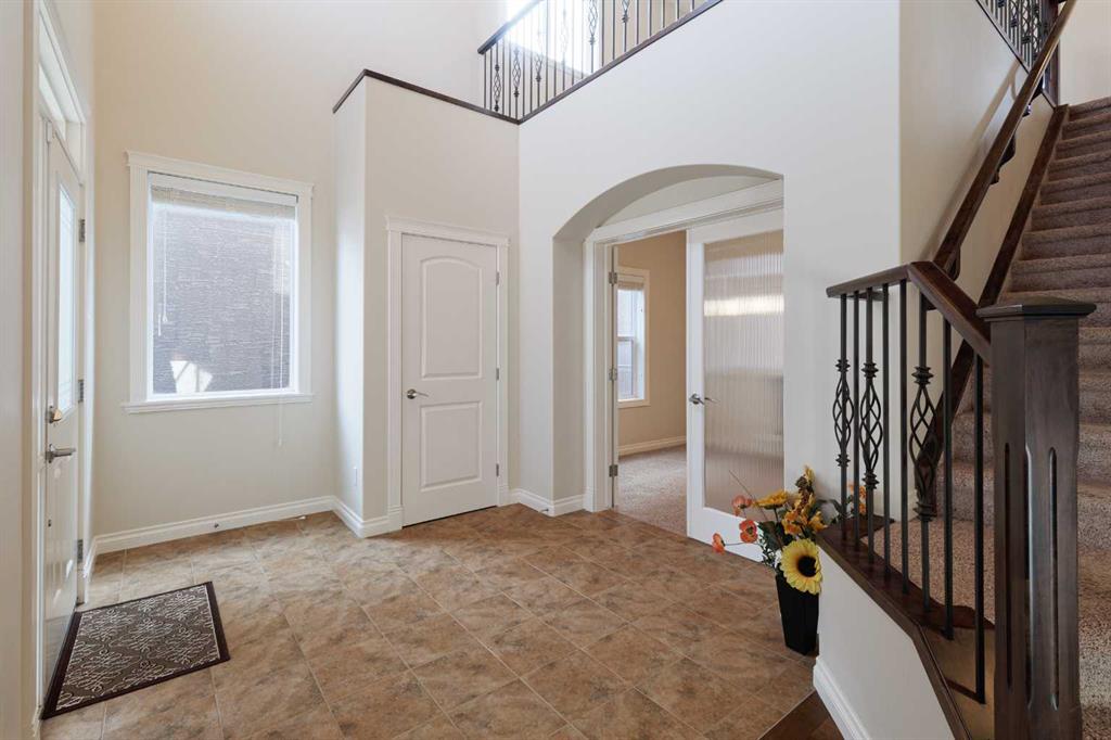 97 Aspenshire Drive SW photo 3