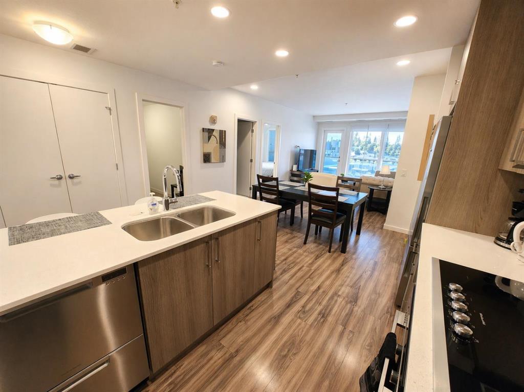 1629 38 Street SW #303 photo 3