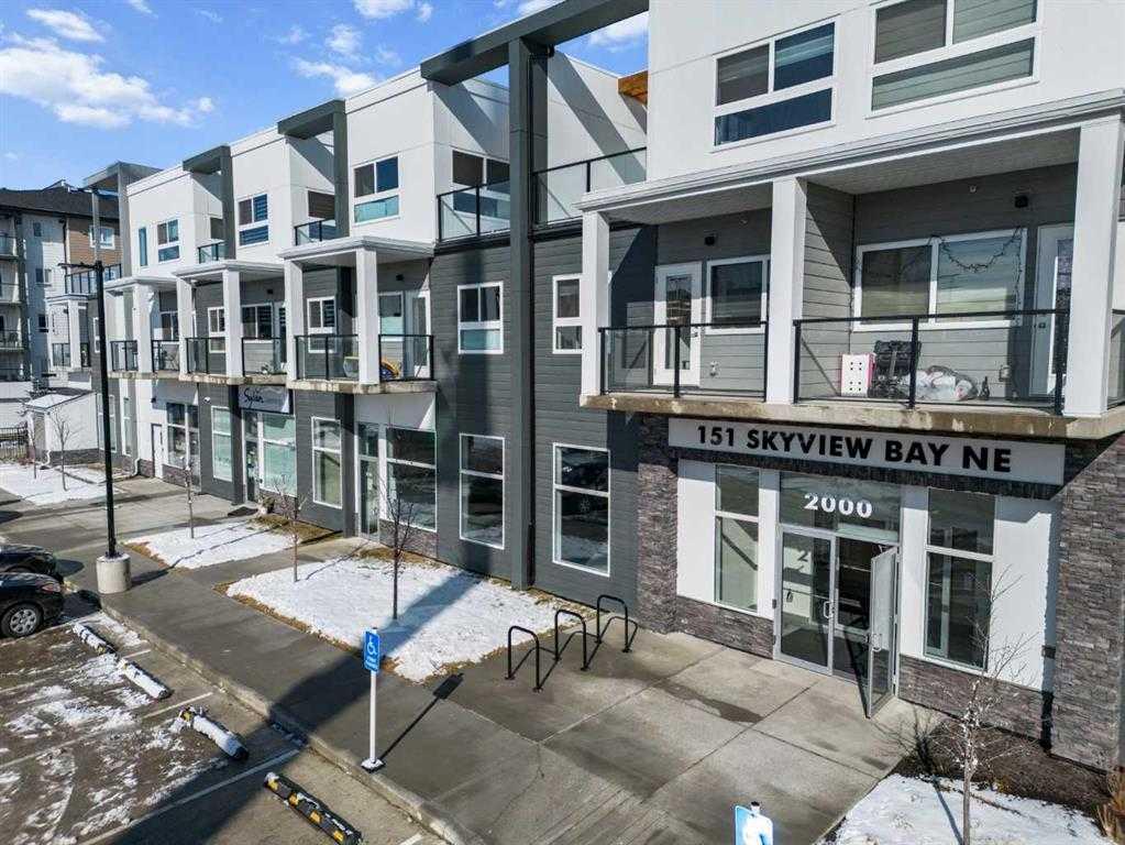 151 Sky View Bay NE #2185 photo 2