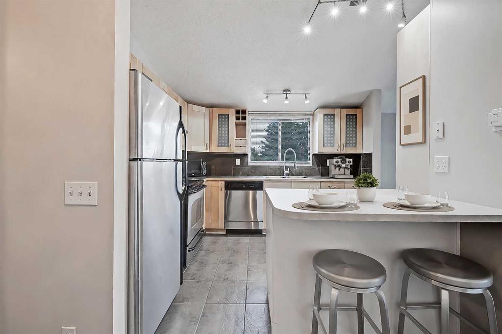 1605 16 Avenue SW #309 photo 3