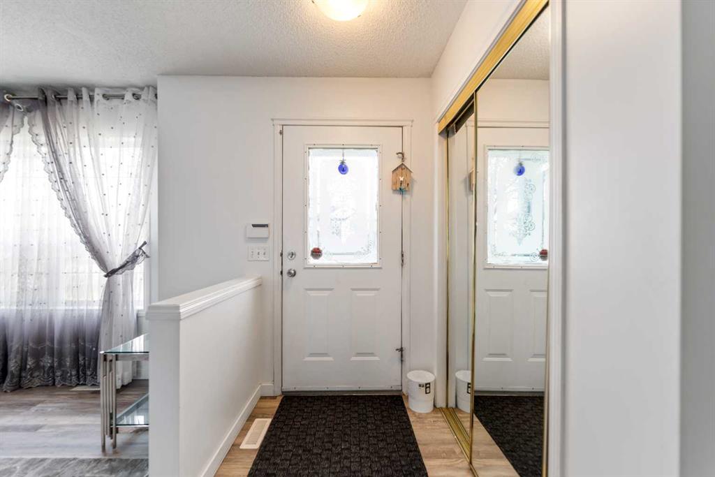 50 Taravista Gardens NE photo 3