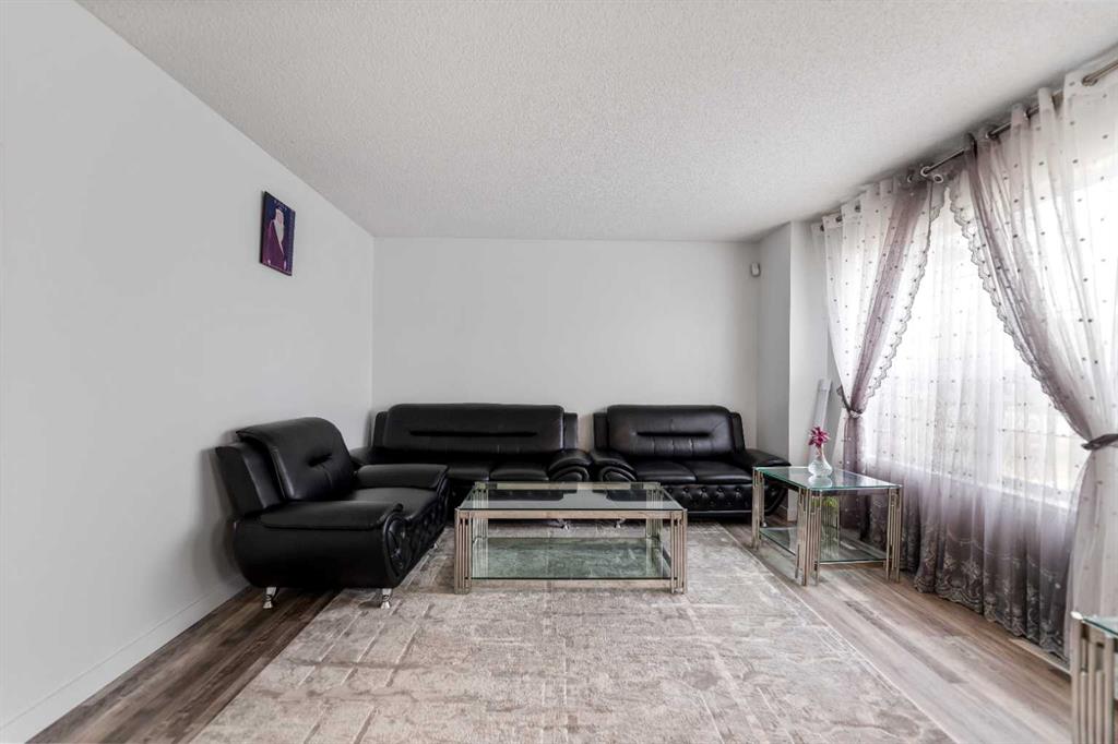 50 Taravista Gardens NE photo 4