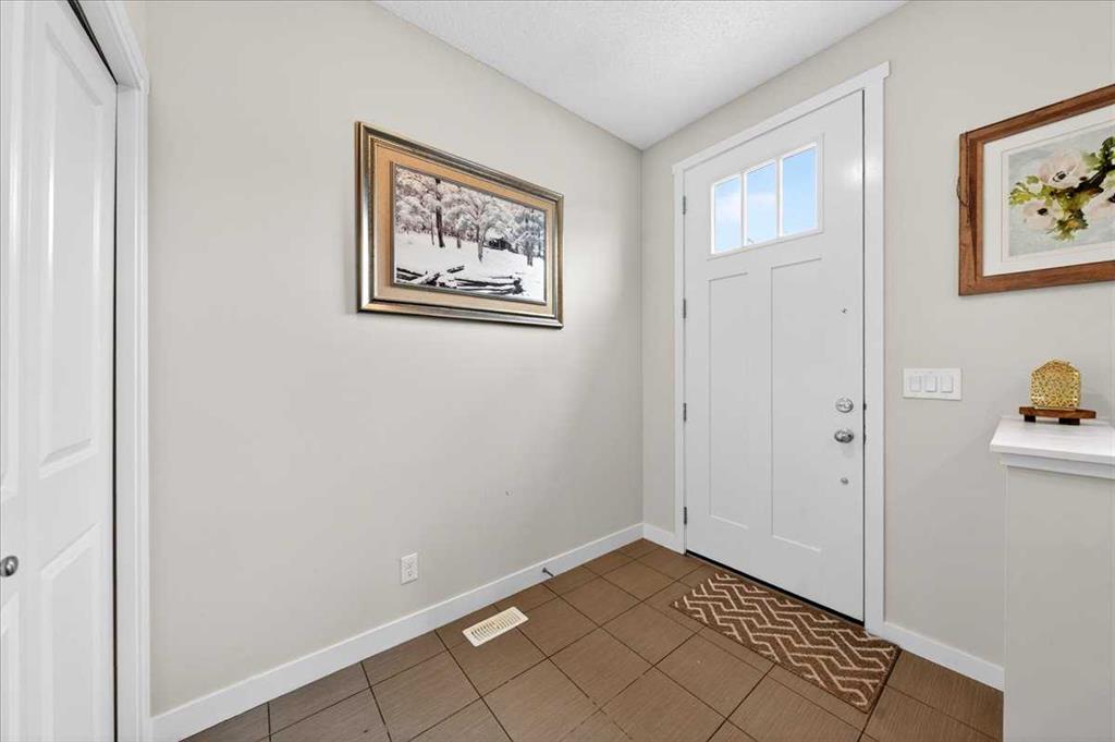 1325 Walden Drive SE photo 3