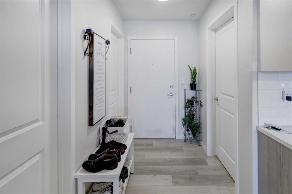 360 Harvest Hills Way #106 photo 3