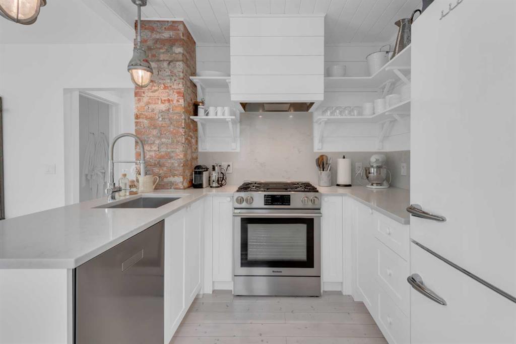1312 4 Street NW photo 5