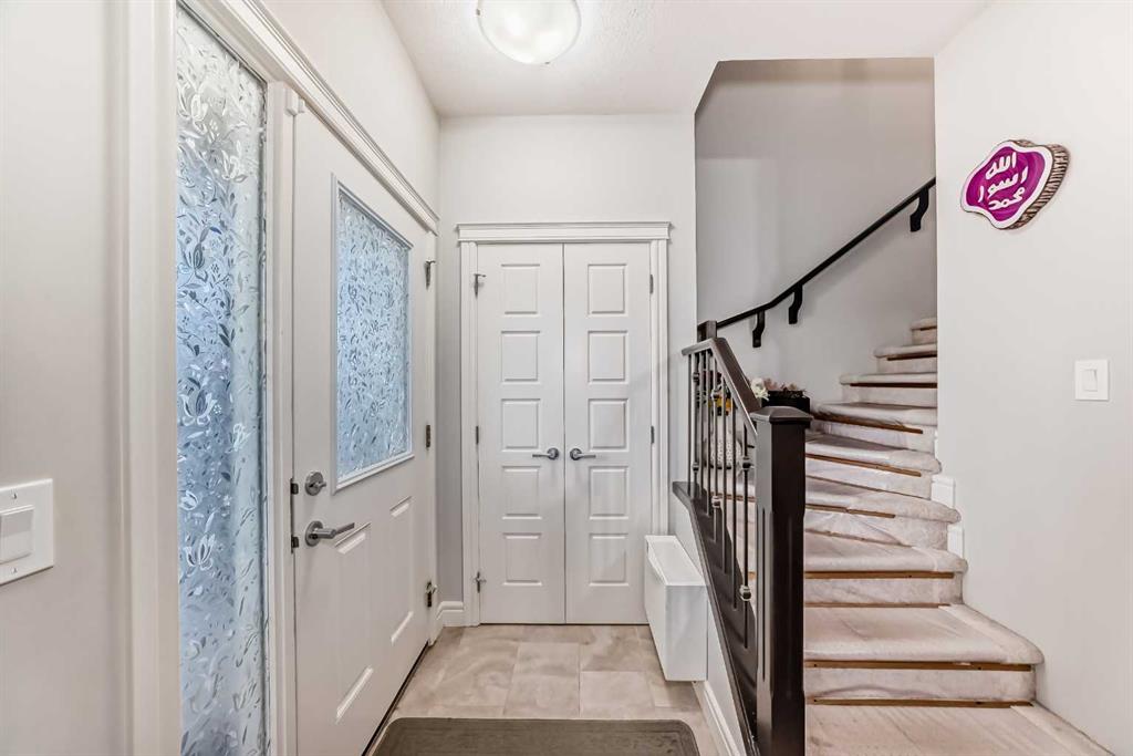 10097 46 Street NE photo 3