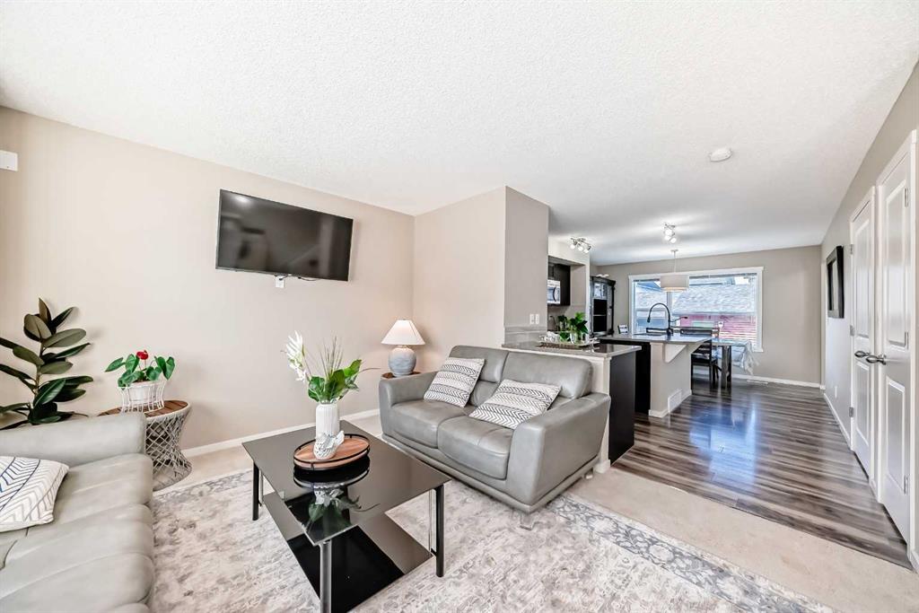120 Evansridge Court NW photo 4