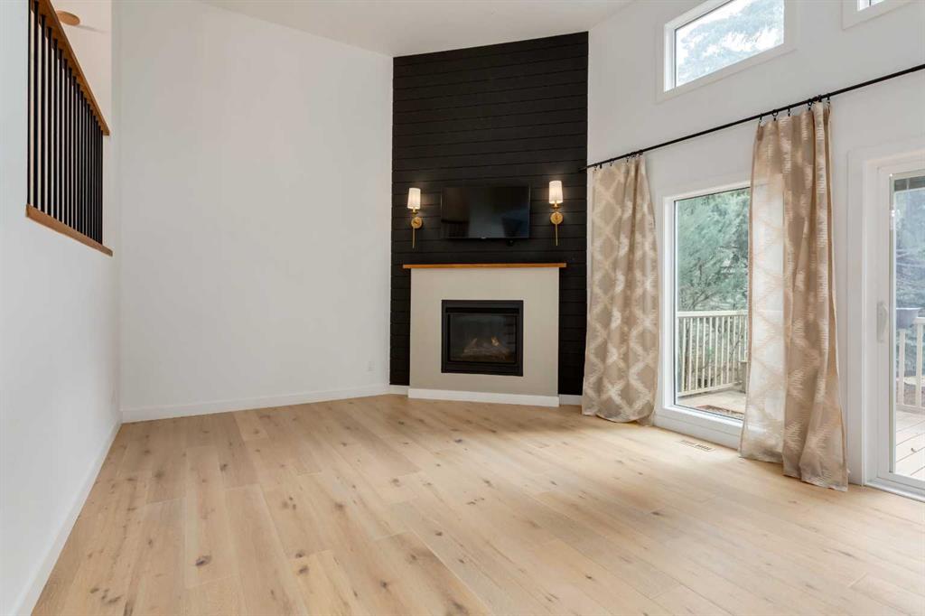256 Point Mckay Terrace NW photo 5