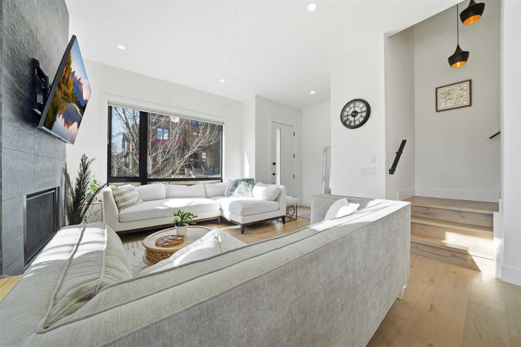 1502 37 Avenue SW photo 5
