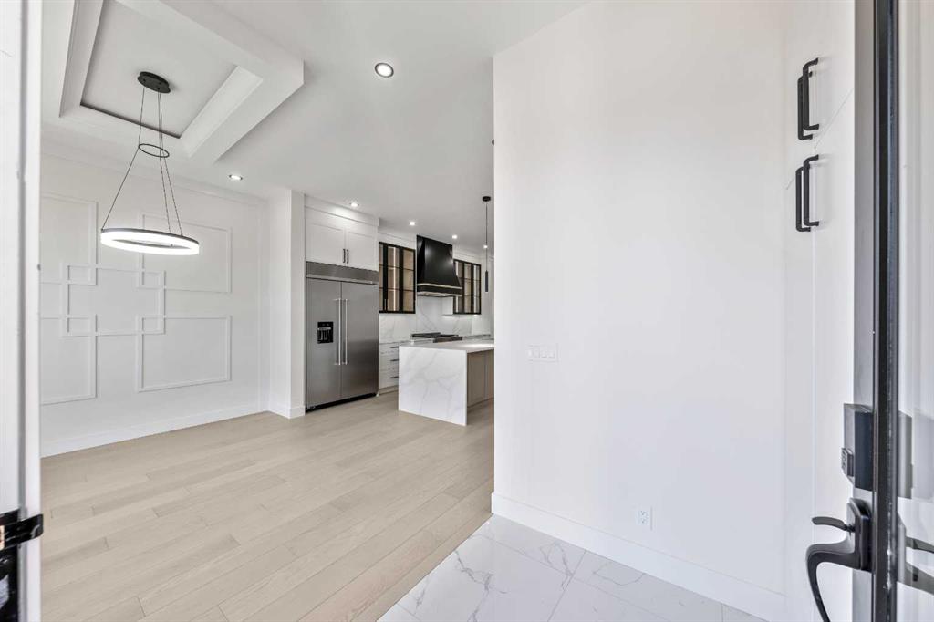 2433 23 Street NW photo 3