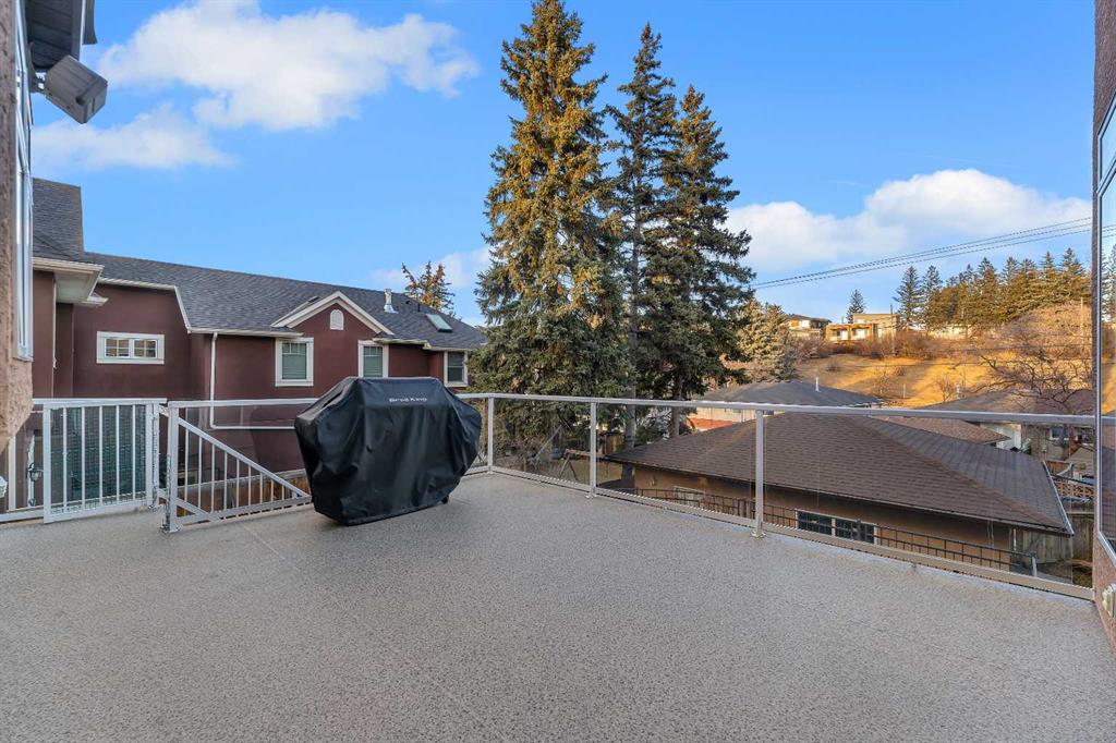 15 Rosery Drive NW photo 4