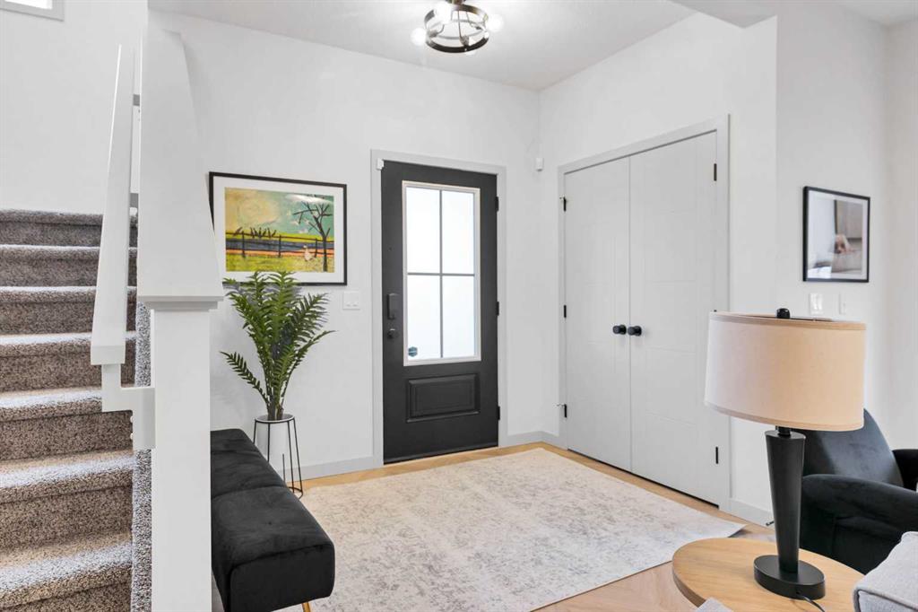 902 Chinook Winds Meadow SW photo 2