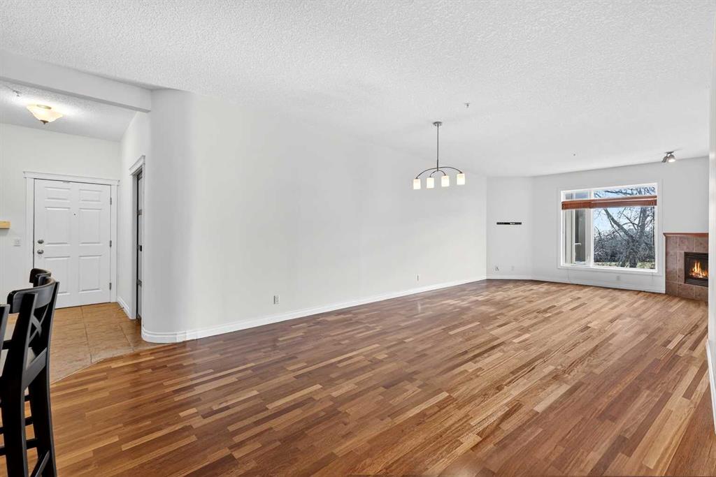 14 Hemlock Crescent SW #7304 photo 5