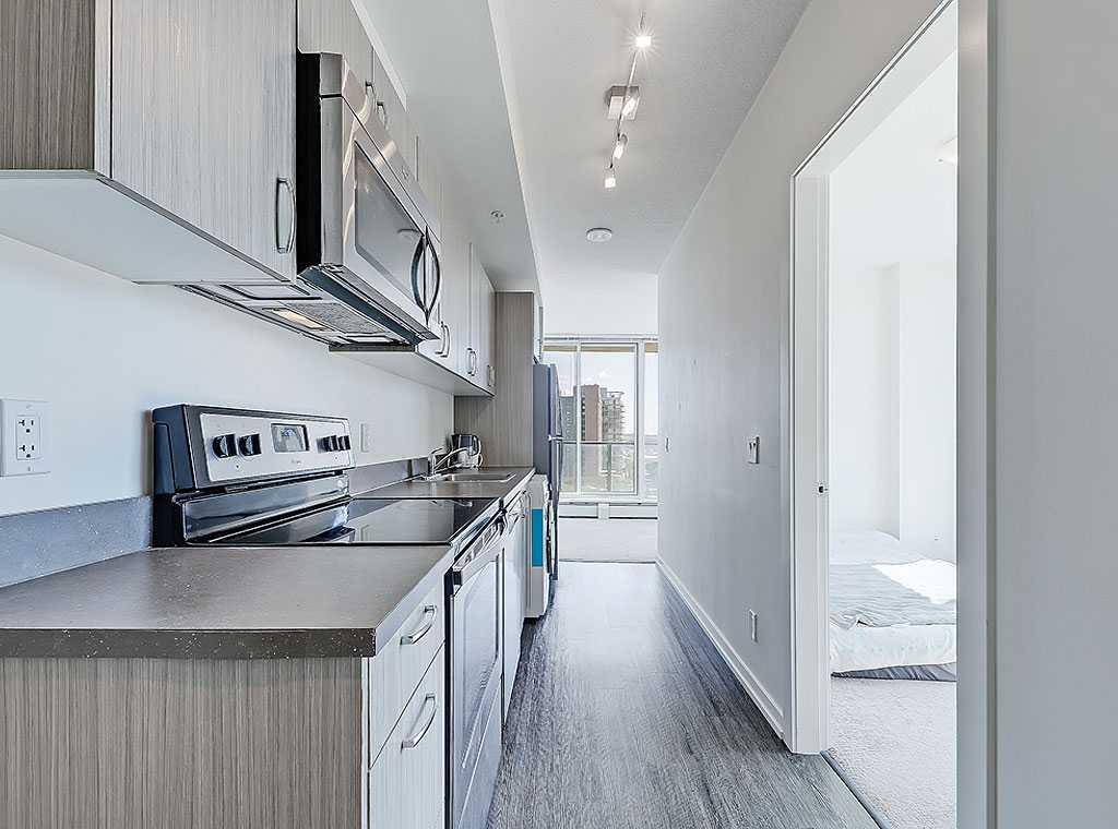 450 8 Avenue SE #912 photo 2