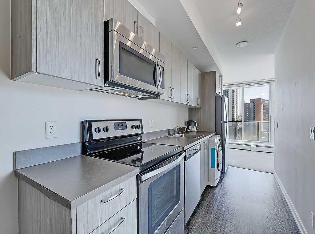 450 8 Avenue SE #912 photo 3