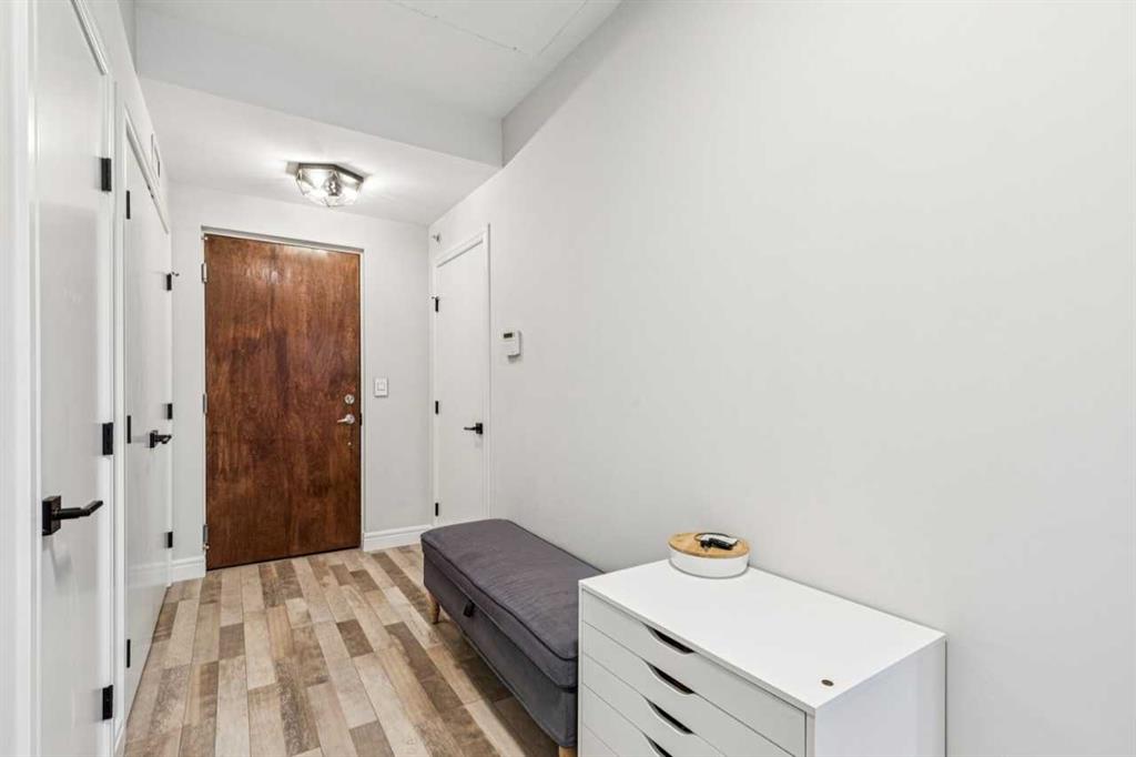 817 15 Avenue SW #101 photo 3