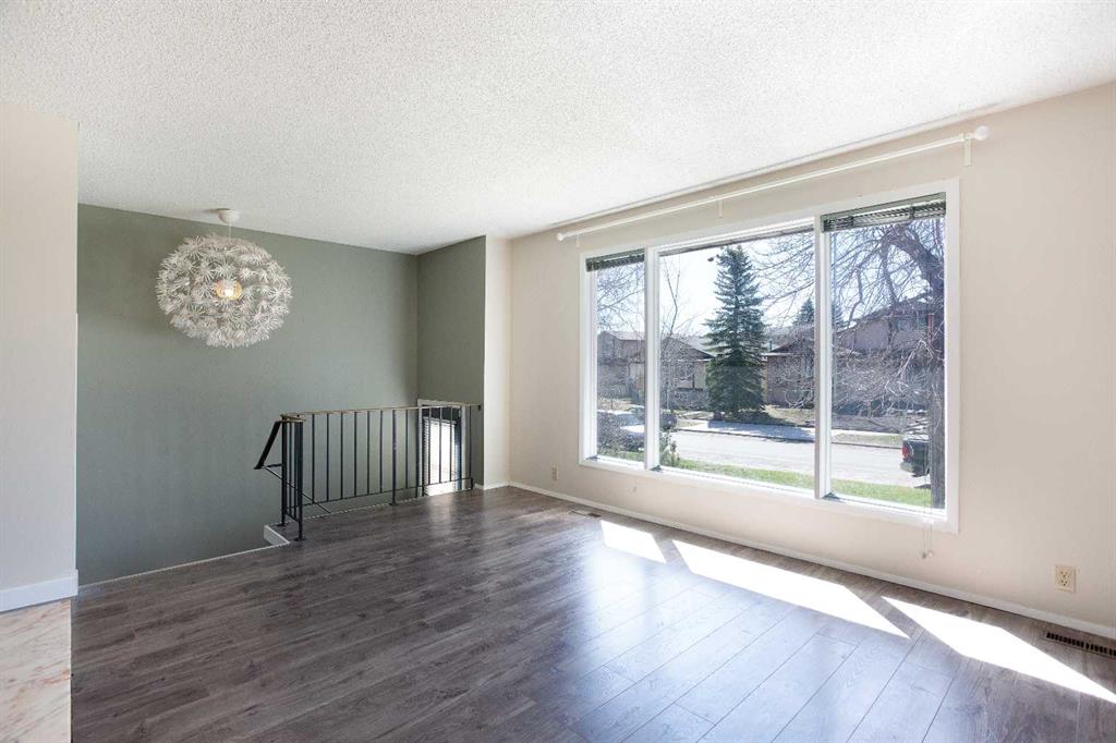 1144 Berkley Drive NW photo 3