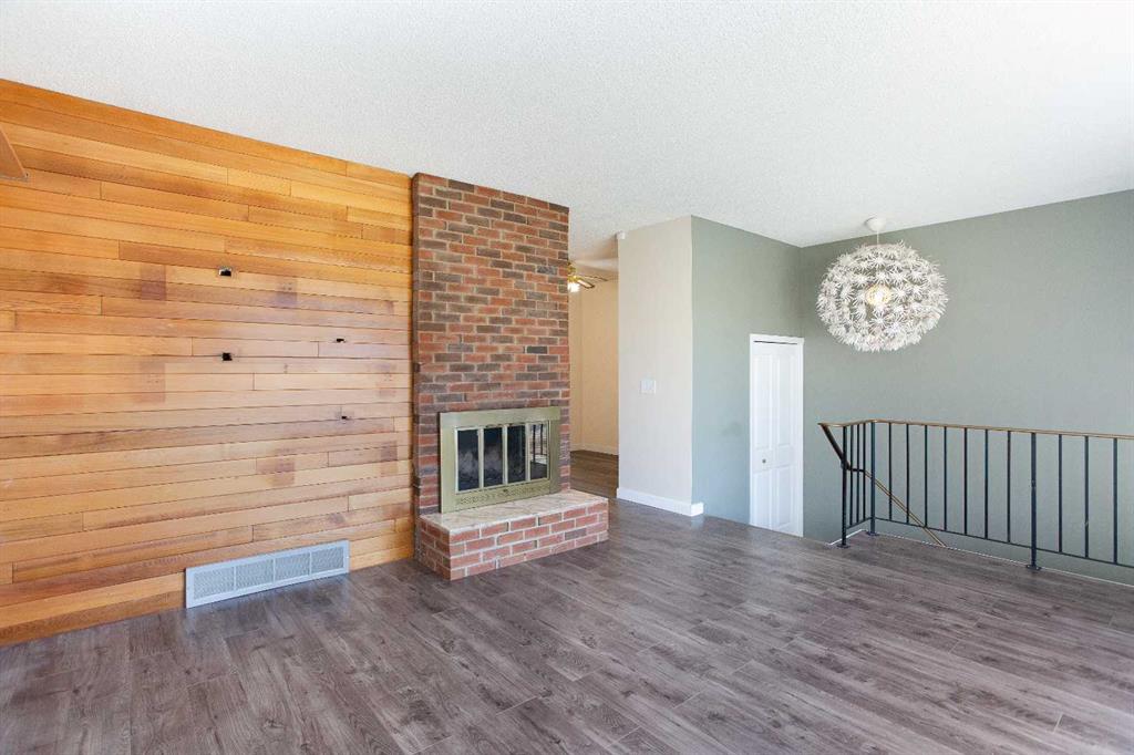 1144 Berkley Drive NW photo 4