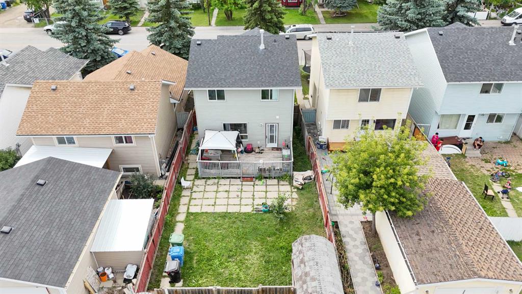 136 Martindale Drive NE photo 4