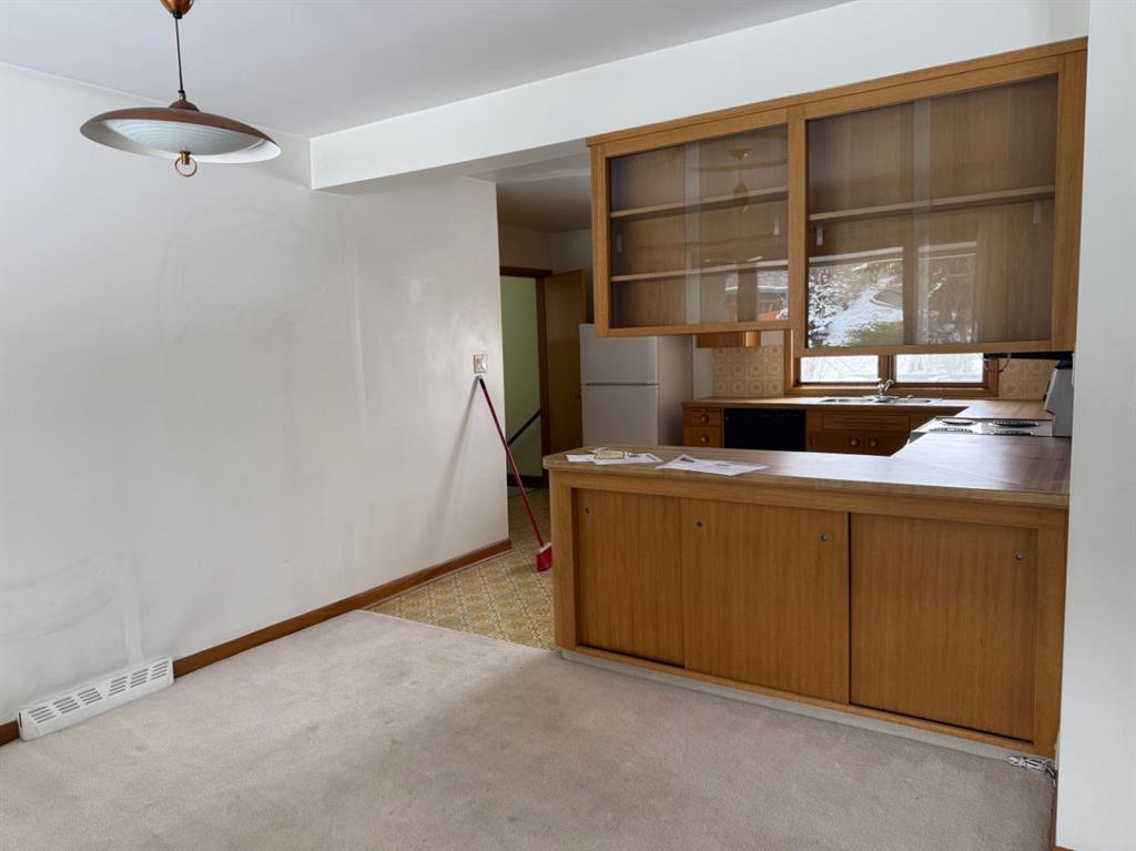 1731 12 Avenue NW photo 4
