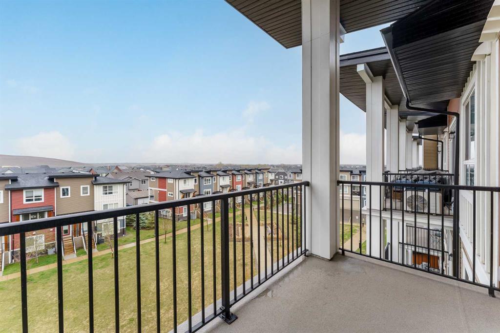 35 Walgrove Walk SE #410 photo 5