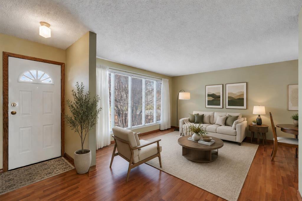 212 Westwood Drive SW photo 2