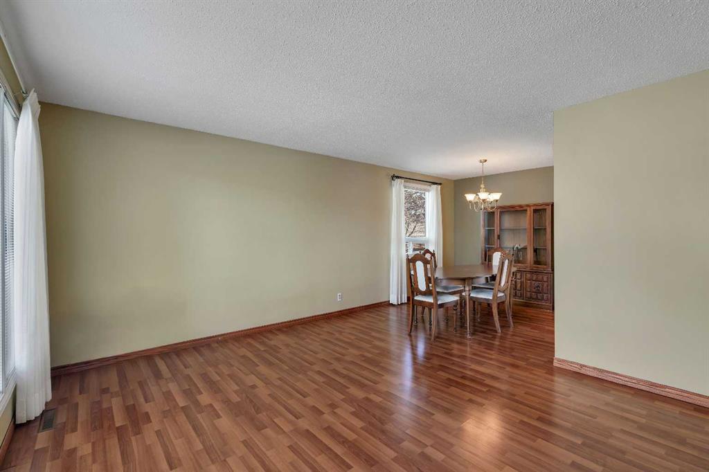 212 Westwood Drive SW photo 4