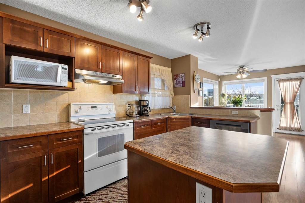 67 Evansmeade Crescent NW photo 5