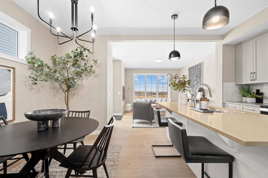 648 Sora Boulevard SE photo 3