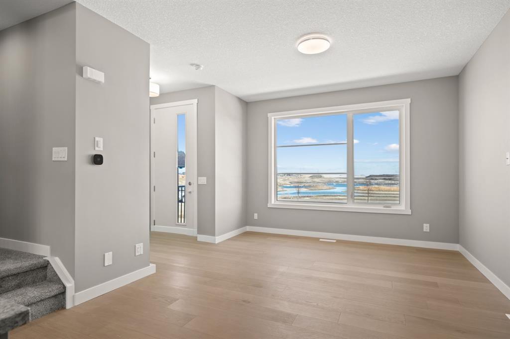656 Sora Boulevard SE photo 2