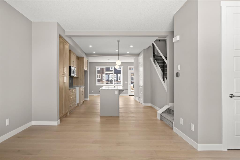 656 Sora Boulevard SE photo 3