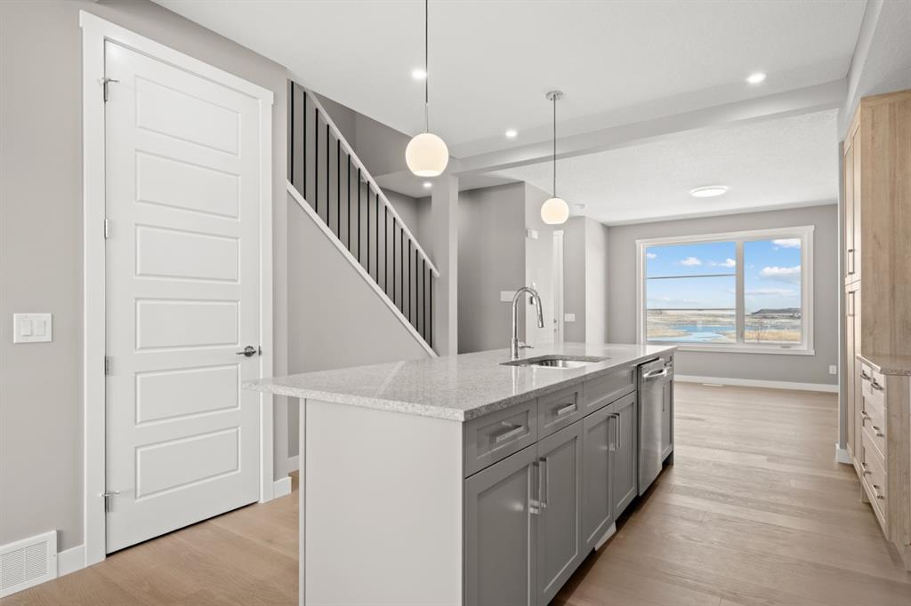656 Sora Boulevard SE photo 4
