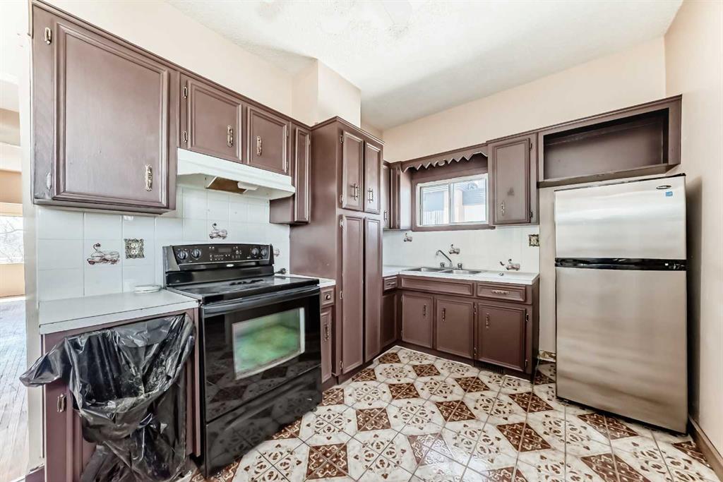 112 30 Avenue NE photo 3