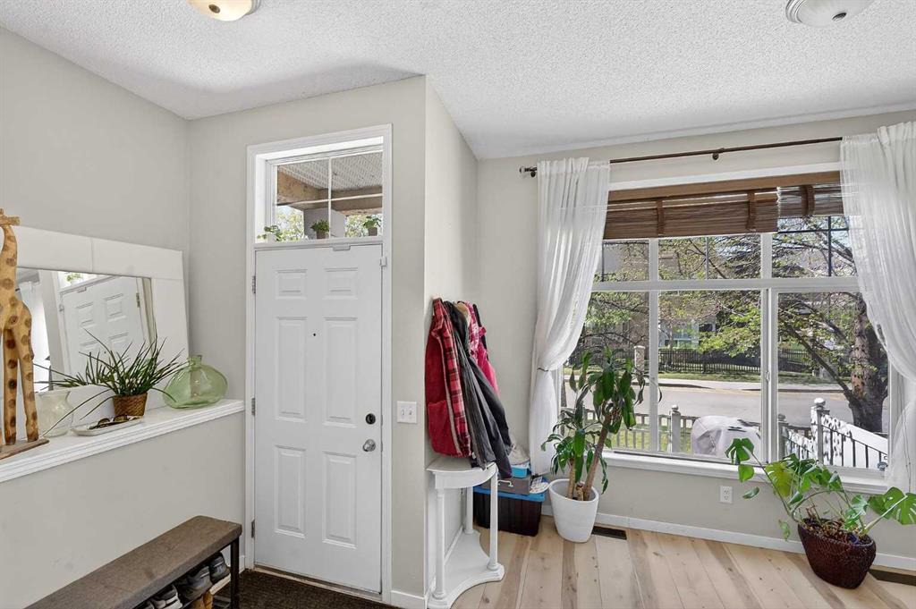 138 Promenade Way SE photo 3