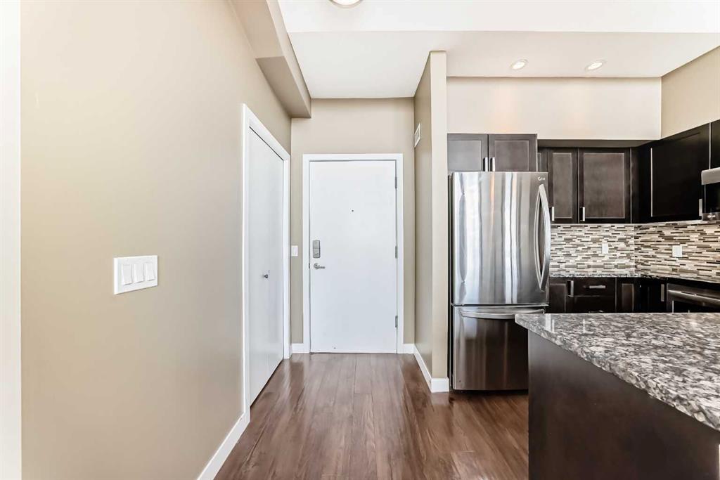 4303 1 Street NE #406 photo 4